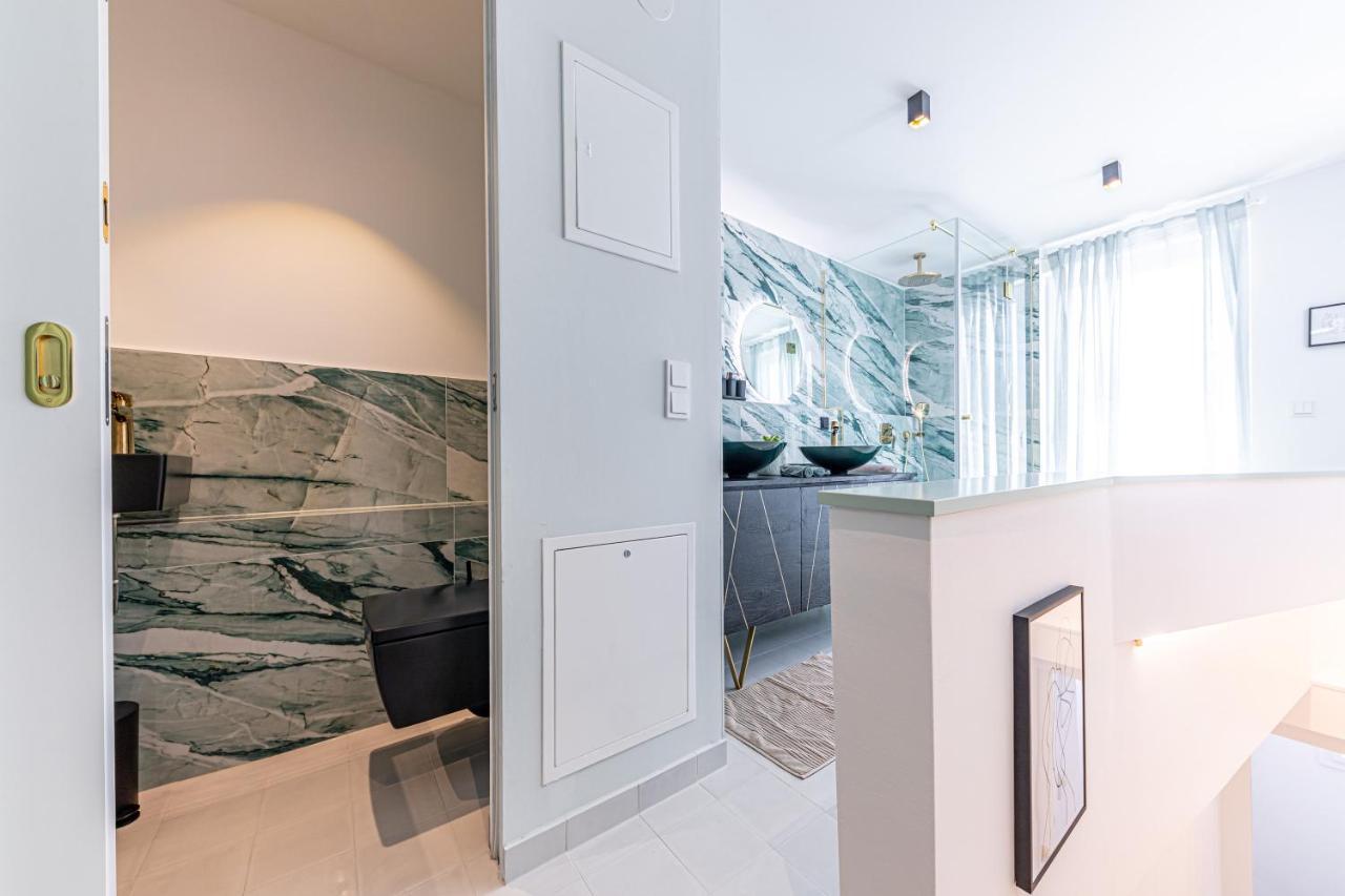 D&V Living Apartment Wina Bagian luar foto