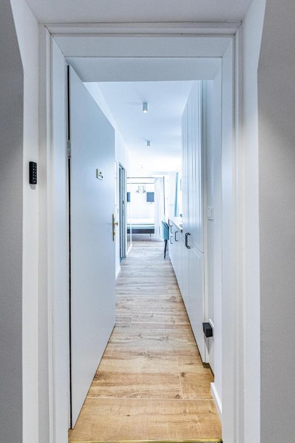 D&V Living Apartment Wina Bagian luar foto